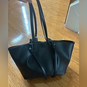 NWT women Elegant Black shoulder Bag